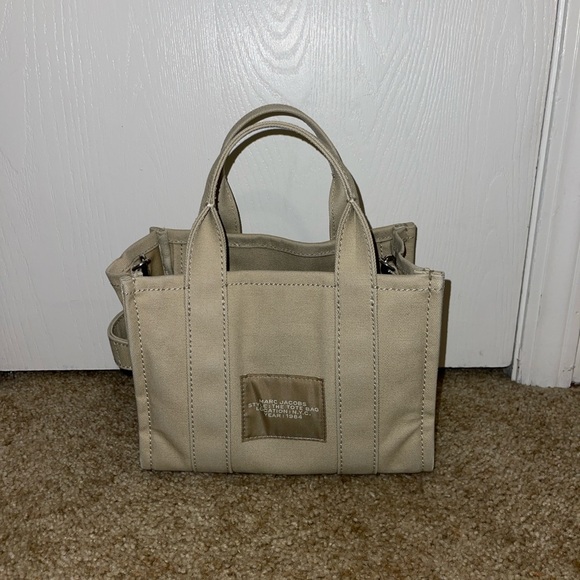 Marc Jacobs The Tote Bag Mini - Picture 3 of 11
